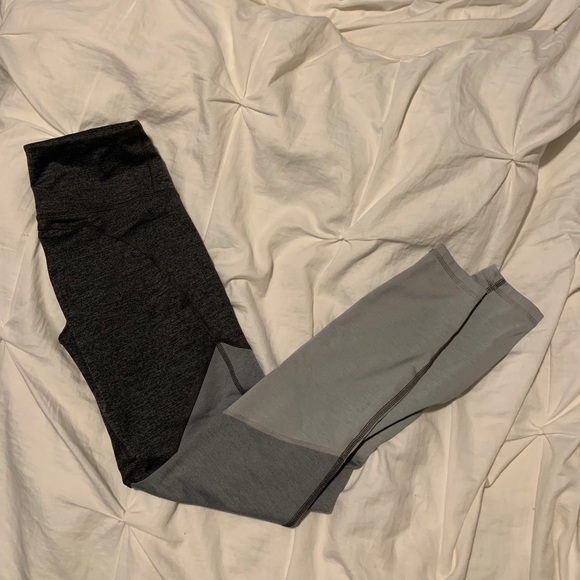Old Navy Pants - BOGO all items!! Old navy tricolored  leggings